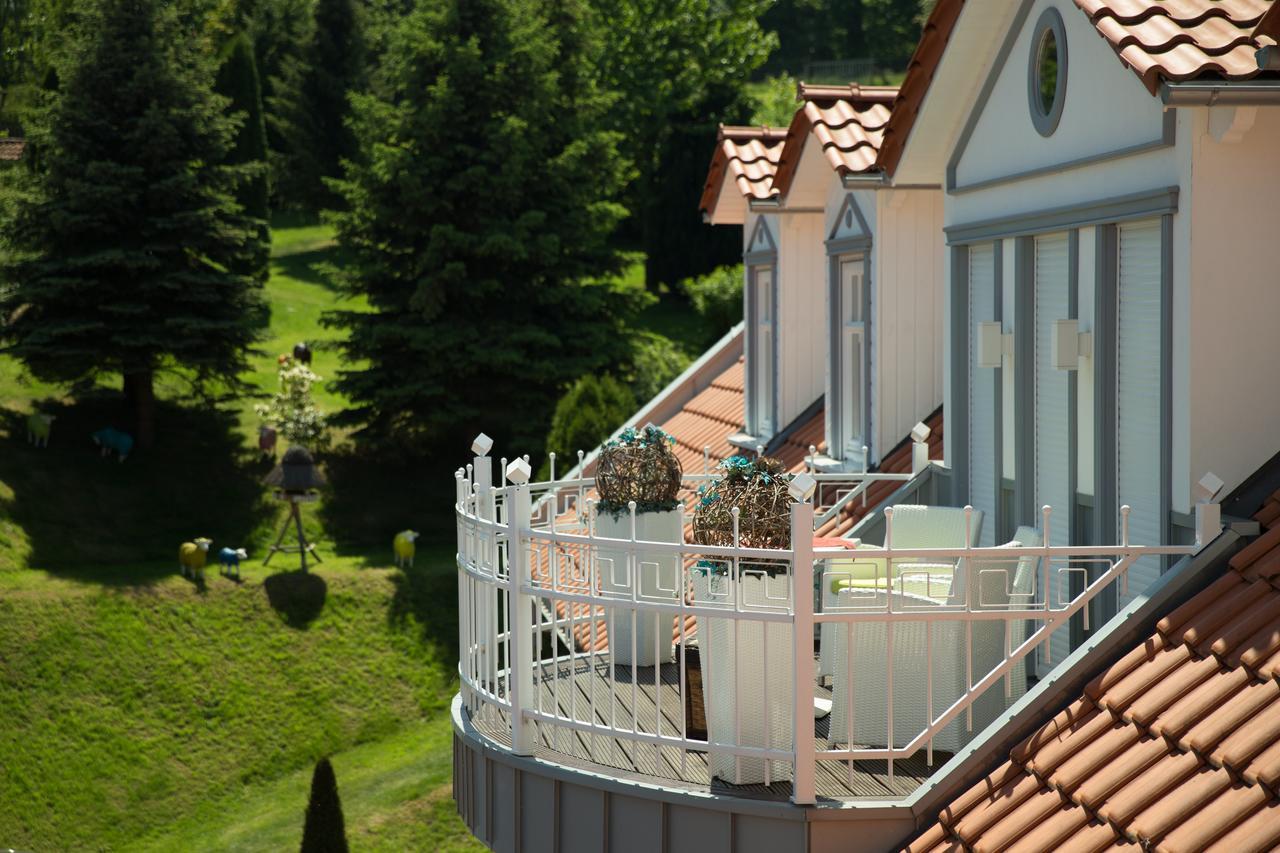 Spa Villa Beauty & Wellness Resort Wingerode Exterior photo